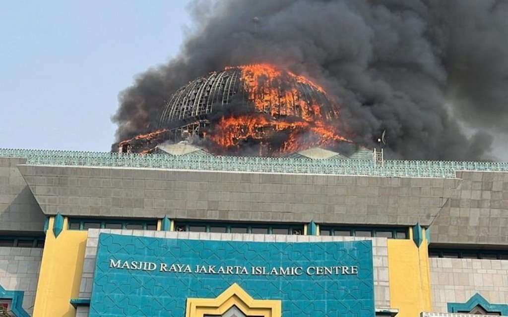 Masjid Raya Jakarta Islamic Centre (JIC) Jakarta Utara yang terbakar biaya renovasi akan ditanggung Pemerintah Arab Saudi.