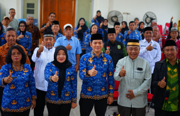Poto bersama usai sosialisasi layanan kegawatdaruratan Call Center Patriot Siaga 112 di Kecamatan Bekasi Utara, Selasa (28/10/2025)

