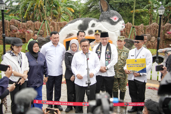 Gubernur DKI Jakarta Pramono Anung meresmikan Taman Roci di Kelurahan Rorotan, Cilincing, Jakarta Utara, sebagai bagian penguatan ruang terbuka hijau berbasis lingkungan. Jum'at (30/1/2026).