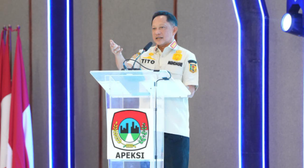 Mendagri Tito Karnavian menegaskan korupsi dan pemborosan anggaran dapat merusak kepercayaan publik, sekaligus menghambat hubungan strategis antara pemerintah pusat dan daerah.