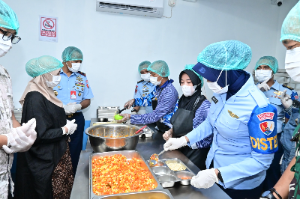 SPPG Lanud Husein Sastranegara Resmi Beroperasi, Salurkan 1.600 Porsi MBG untuk Warga Cimahi